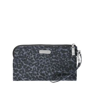 NWOT Baggallini The New Classic Collecrion RFID Animal Print Clutch/Wristlet